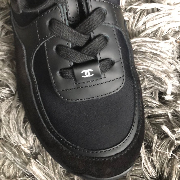 (SOLD)9.5/10 Condition CHANEL SNEAKERS - Picture 3 of 4